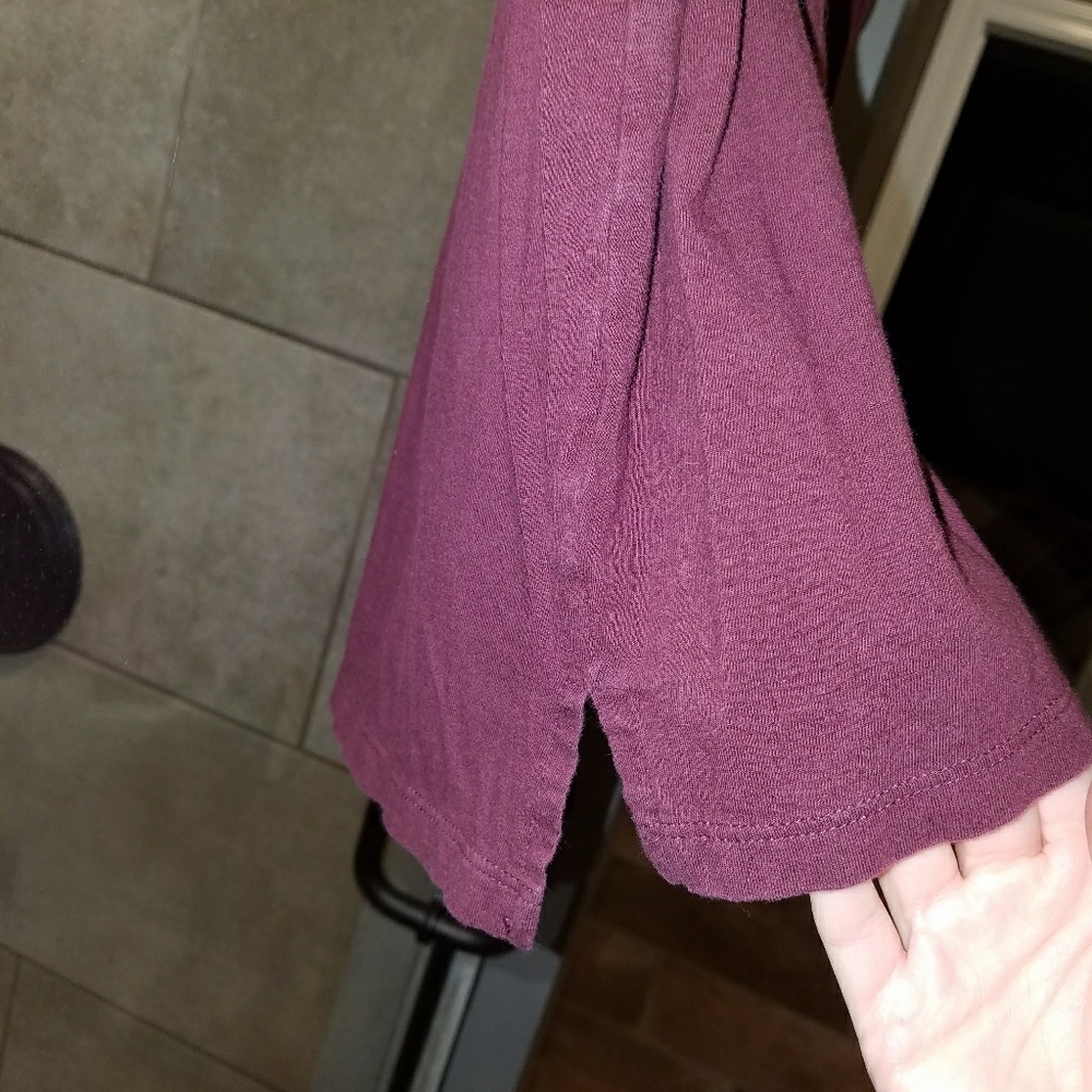 Maroon boyfriend tee - Picture 3 of 5